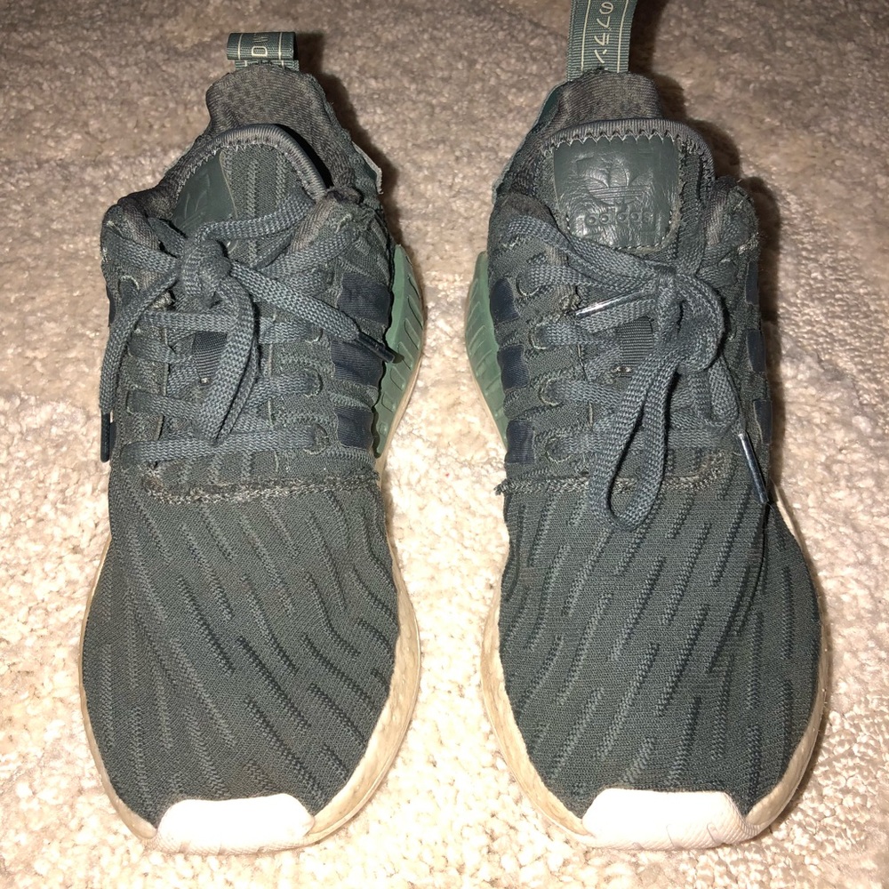 Adidas NMD R2 army green women’s